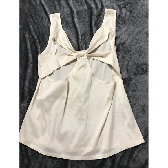 White Bow-Back Detail Tank 🎀 - Picture 4 of 5